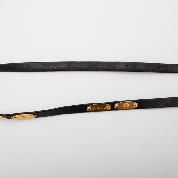 CHANEL VINTAGE BLACK LEATHER ICON 1995 BUCKLE WAIST BELT (70/28) - Picture 4 of 9